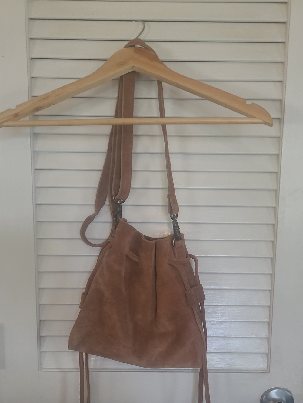 Free People Suede Billie Drawstring Bucket Bag in Brown. Great Conditon
